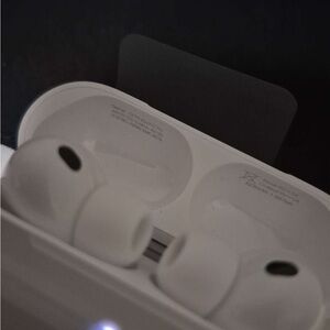 Apple White Earbud Headphones